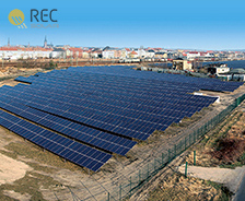 commercial solar farm with 72 cell panels