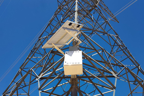 MAPPS solar LED obstruction lighting on Ten West Link 500kV transmission tower